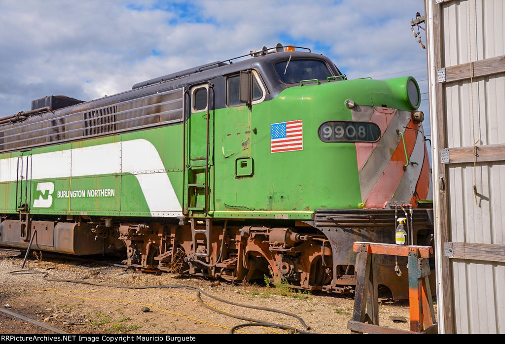 E-9AM Burlington Northern Locomotive